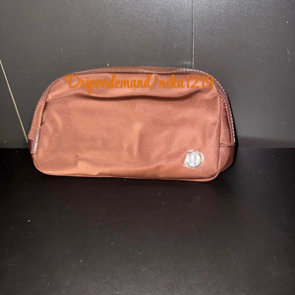 Lululemon Everywhere Belt Bag 1L- Lava Cake - Picture 3 of 8